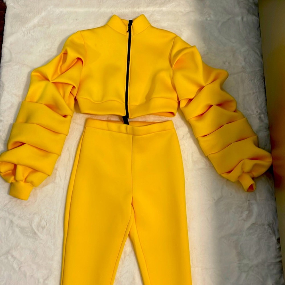 2 piece jacket and leggings, comfy and stylish, small/medium size